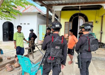 Patroli Rutin Brimob Perkuat Keamanan dan Ciptakan Rasa Aman bagi Warga Pentojangan
