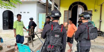 Patroli Rutin Brimob Perkuat Keamanan dan Ciptakan Rasa Aman bagi Warga Pentojangan