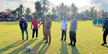 Danyon D Pelopor Hadiri Pembukaan Perlombaan HUT ke-81 Kemerdekaan RI di Lapangan Sepak Bola Baebunta