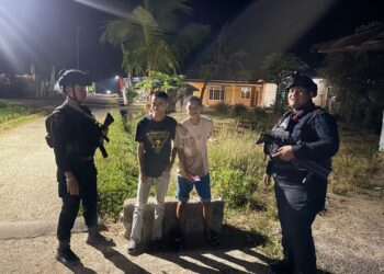 Malam Hari, Brimob Hadir Jaga Keamanan Warga Palopo