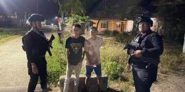 Malam Hari, Brimob Hadir Jaga Keamanan Warga Palopo