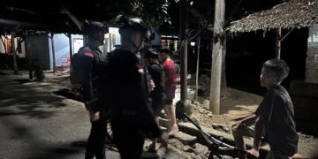 PERSONEL BATALYON D PELOPOR SATUAN BRIMOB POLDA SULSEL LAKSANAKAN PATROLI DIALOGIS DAN SAMBANG WARGA DI KELURAHAN MANCANI