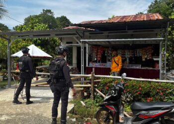 Brimob Pos Pengamanan Mancani Perkuat Kedekatan dengan Warga Melalui Patroli Dialogis
