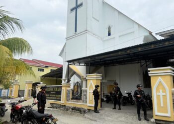 Brimob Hadir, Warga Beribadah dengan Aman dan Nyaman