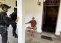 Patroli Sambang Humanis, Personel Batalyon D Pelopor Pererat Silaturahmi dengan Warga Kelurahan Mancani