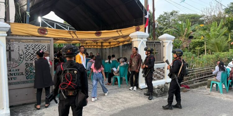 Brimob Patroli, Pastikan Ibadah di Gereja Imanuel Aman