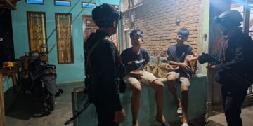 Patroli Malam Batalyon D Pelopor, Warga Mancani Diajak Jaga Keamanan