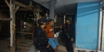 Brimob Hadir di Tengah Masyarakat, Patroli Malam Jaga Kondusivitas Mancani Pasca Bentrok
