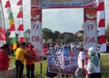 Personel Batalyon D Pelopor bersama Bhayangkari ikuti jalan santai semarak HUT RI ke-81 di Kecamatan Baebunta