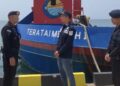 Personel Batalyon D Pelopor Patroli dan Pantau Kondisi Air Laut di Pelabuhan Lampia