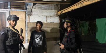 Patroli Malam, Personel Brimob Sambangi Warga Antisipasi Perkelahian Antar Kelompok
