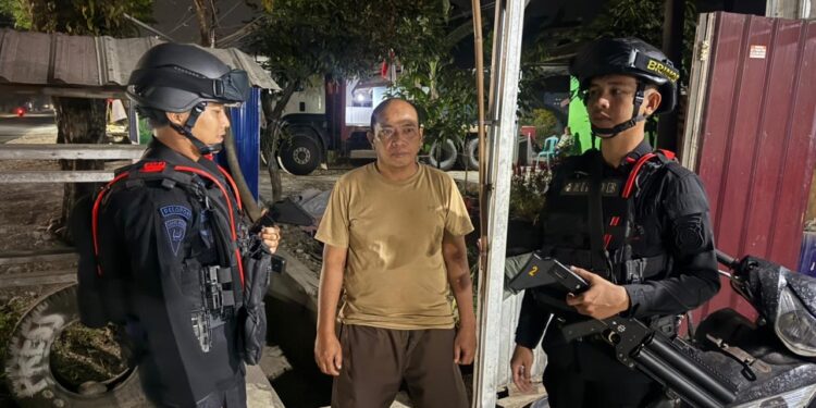 Personel Batalyon D Pelopor Sambangi Warga dan Intensifkan Patroli Harkamtibmas di Mancani