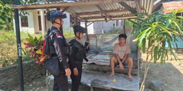 Brimob Sambangi Warga di Mancani, Jaga Kamtibmas Tetap Kondusif