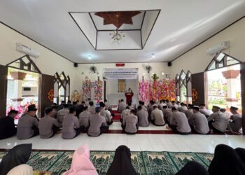 Batalyon D Pelopor Peringati Maulid Nabi Muhammad SAW 1448 H Bersama Anak Yatim