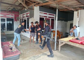 PERSONEL BATALYON D PELOPOR INTENSIFKAN PATROLI HARKAMTIBMAS DAN SAMBANG WARGA DI WILAYAH MANCANI