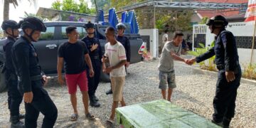Patroli Harkamtibmas Personel Batalyon D Pelopor di Desa Baebunta
