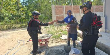 Patroli Brimob Hadir di Tengah Warga, Wujudkan Mancani yang Aman dan Kondusif