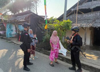Hadir di Tengah Masyarakat, Brimob Jaga Kondusivitas Wilayah Mancani