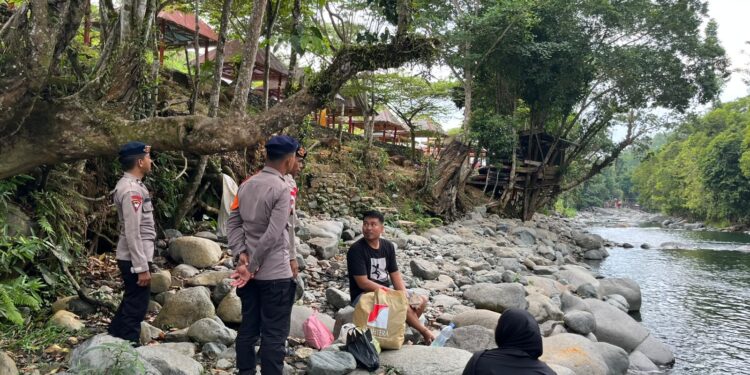 Patroli SAR Humanis di Wisata Alam Wai Tiddo, Personel Kompi 3 Berikan Rasa Aman bagi Pengunjung
