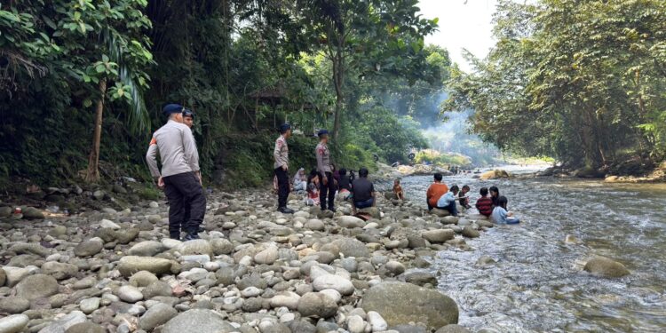 Patroli wisata Brimob hadir ciptakan rasa aman bagi pengunjung Sungai Sulili