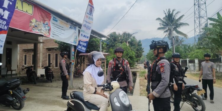 BRIMOB HADIR DI TENGAH MASYARAKAT, PATROLI KAMTIBMAS DAN SAMBANG WARGA DI POSKO MANCANI