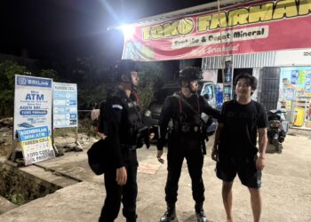 Patroli Malam Brimob BKO Polres Palopo, Hadir Menyapa dan Menjaga Warga Mancani
