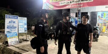 Patroli Malam Brimob BKO Polres Palopo, Hadir Menyapa dan Menjaga Warga Mancani
