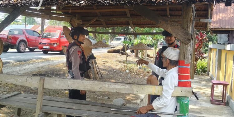 Brimob hadir menyapa warga, patroli Kamtibmas di Mancani