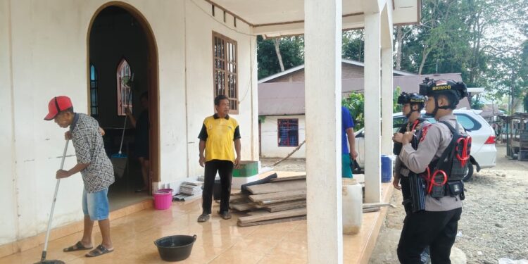 Patroli Harkamtibmas Personel Batalyon D Pelopor di Kelurahan Mancani Kota Palopo