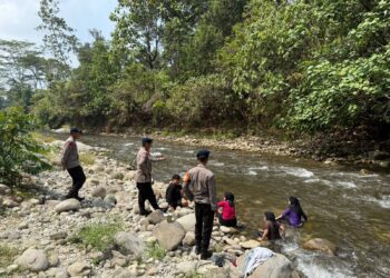 Brimob hadir di Wisata Alam Sungai Sulili, patroli SAR jaga keamanan pengunjung