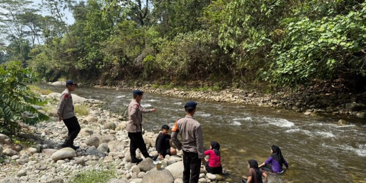 Brimob hadir di Wisata Alam Sungai Sulili, patroli SAR jaga keamanan pengunjung