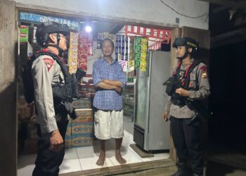 Patroli Malam dan Sambang Warga, Personel Batalyon D Pelopor BKO Polres Palopo Jaga Kamtibmas di Mancani