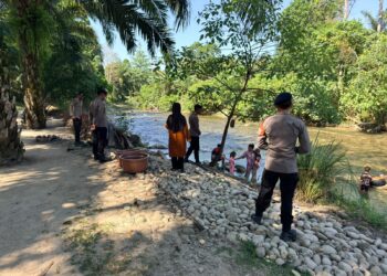 Patroli SAR Brimob Pantau Sungai Sulili, Pastikan Keamanan Warga Baebunta
