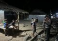 Patroli malam Brimob hadir menyapa warga, jaga kamtibmas di Mancani