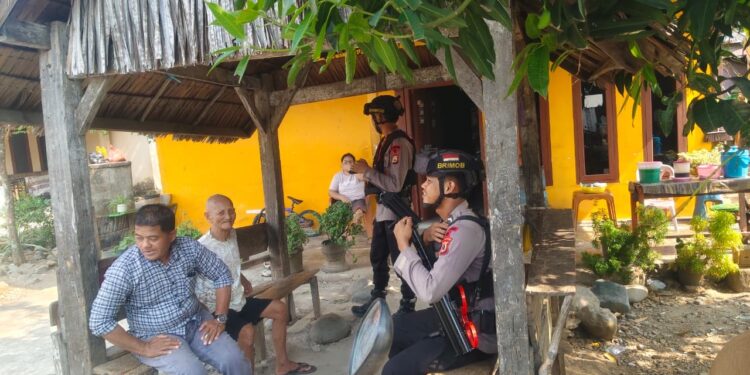 Patroli Pasca Perkelahian Kelompok, Personel Batalyon D Pelopor Sambangi Warga Mancani