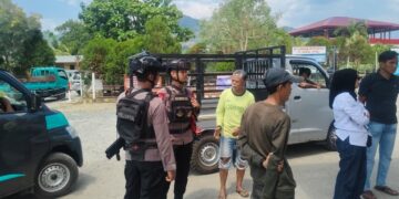 Patroli Humanis Brimob Sambangi Warga di Mancani, Jaga Kamtibmas Tetap Kondusif