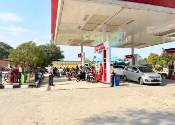 Pastikan Situasi Kondusif, Personel Batalyon D Pelopor Patroli Kamtibmas di SPBU Baloli