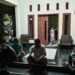 Patroli Harkamtibmas, Brimob Sambangi Warga di Mancani