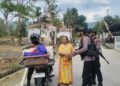 Patroli Brimob Sambangi Warga, Jaga Kamtibmas Tetap Kondusif di Mancani