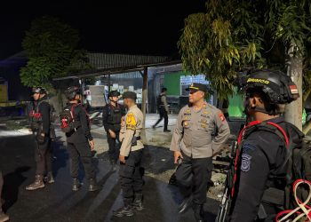 Hadir di Tengah Masyarakat, Brimob Baebunta dan Polres Luwu Timur Jaga Keamanan Warga Wotu