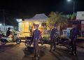 JAGA KEAMANAN WILAYAH, PERSONEL BRIMOB BATALYON D PELOPOR BERSAMA POLRES LUTIM GELAR PATROLI GABUNGAN DI WOTU