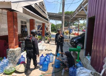 PERERAT KEMITRAAN DENGAN MASYARAKAT, PERSONEL BRIMOB POS PENGAMANAN MANCANI GELAR PATROLI DAN SAMBANG WARGA