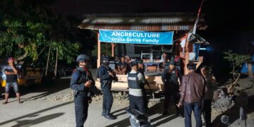 PATROLI DINI HARI, BRIMOB DAN POLSEK TELLUWANUA PASTIKAN KAMTIBMAS TETAP KONDUSIF
