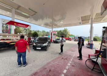 Brimob Batalyon D Pelopor Gelar Patroli Harkamtibmas di SPBU Baloli dan Kappuna Luwu Utara