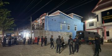 PASCA PERANG KELOMPOK, BRIMOB DAN POLRES LUWU LAKUKAN PENYISIRAN DI WALENRANG