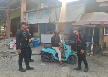 PATROLI SAMBANG WARGA, PERSONEL BKO POLSEK BUA PERKUAT KEDEKATAN DENGAN MASYARAKAT