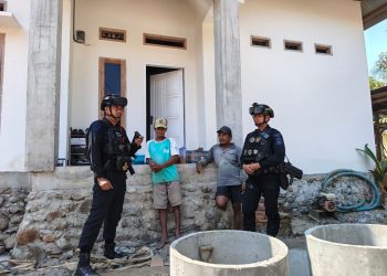JAGA KAMTIBMAS TETAP KONDUSIF, PERSONEL BRIMOB POS PENGAMANAN MANCANI GELAR PATROLI DAN SAMBANG WARGA