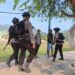 PERKUAT KEHADIRAN POLRI, PERSONEL KOMPI 3 BATALYON D PELOPOR BKO POLSEK BUA PATROLI WILAYAH KECAMATAN BUA