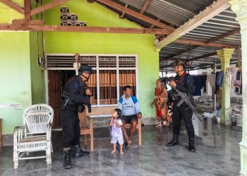 PERERAT KEMITRAAN DENGAN MASYARAKAT, PERSONEL BRIMOB POS PENGAMANAN MANCANI GELAR PATROLI DAN SAMBANG WARGA