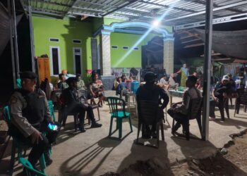 Patroli Bersama, Brimob dan Polsek Telluwanua Jaga Kamtibmas di Kelurahan Jaya